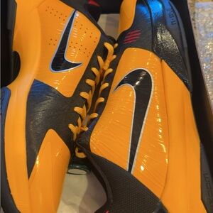 Brand new Kobe Bruce Lee (REP BOX)